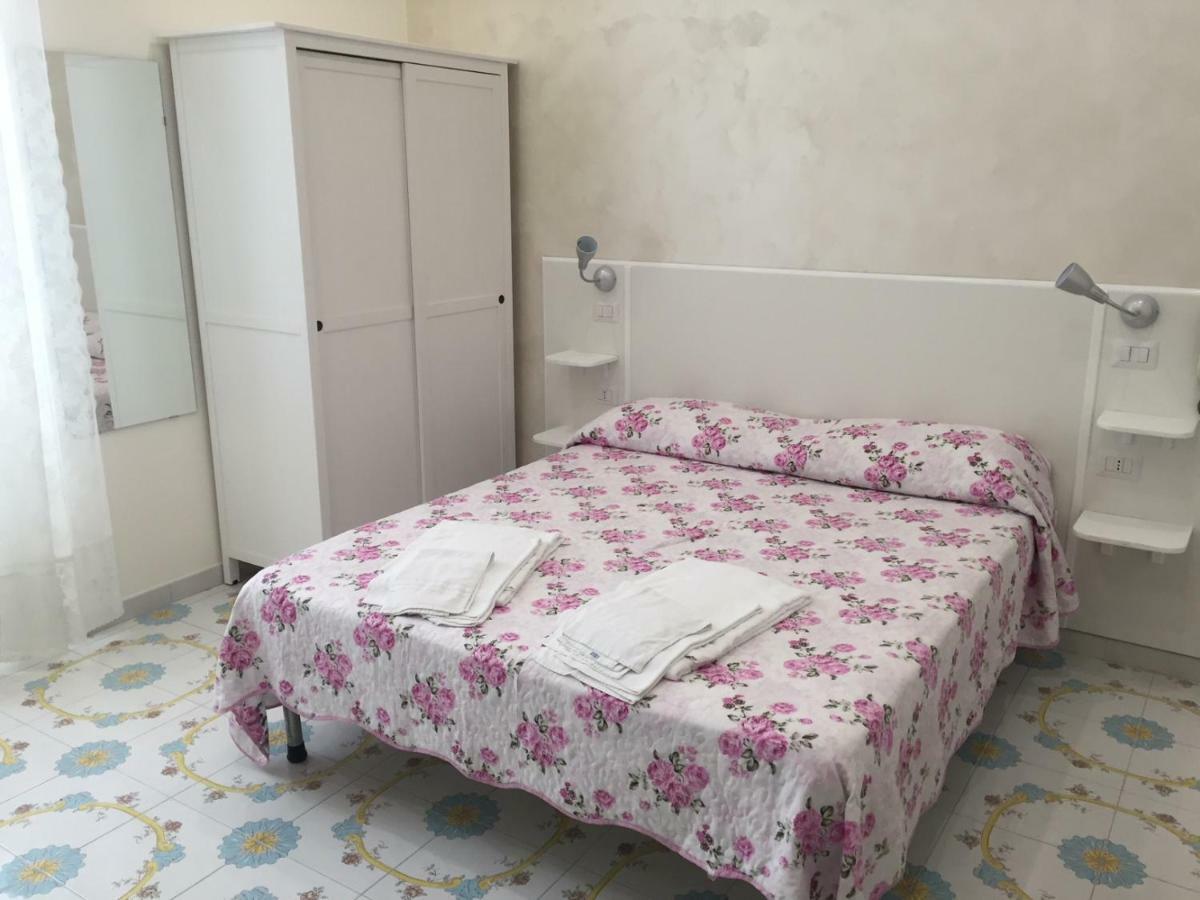 Albergo Oasi Neapel Exteriör bild