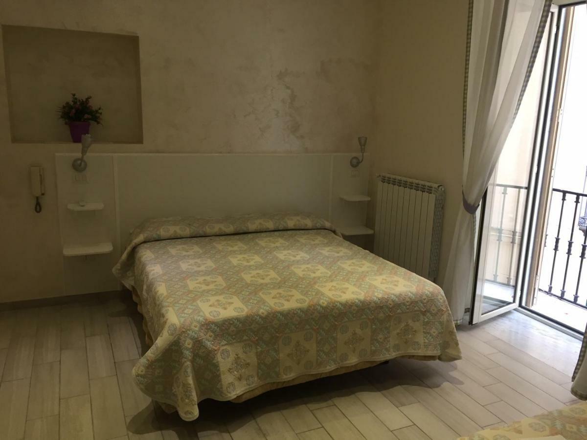 Albergo Oasi Neapel Exteriör bild